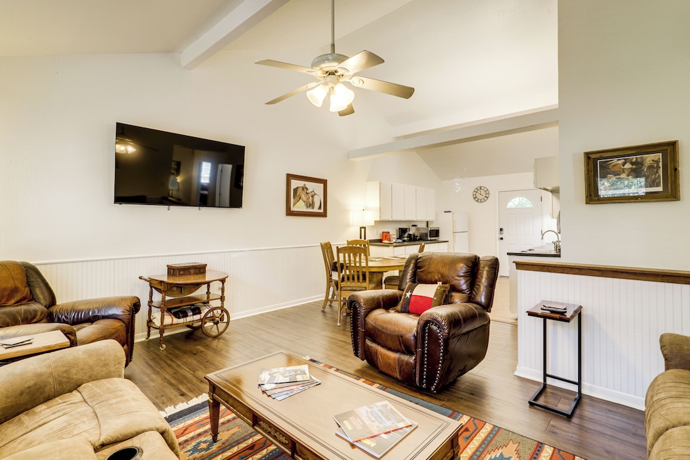 1 Mi to Downtown & Shopping: Quiet Brenham Home