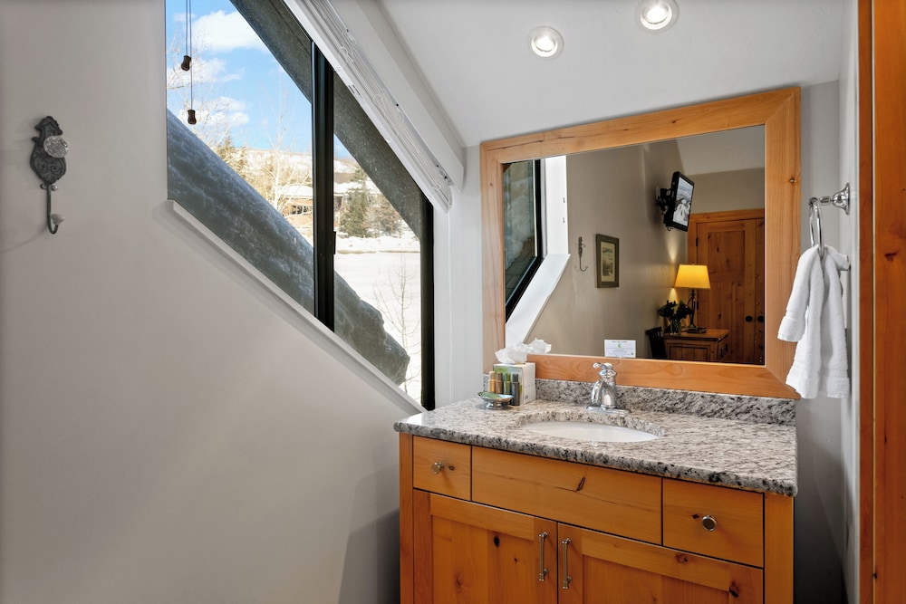 Queen Esther at Deer Valley Resort - Four Bedroom Condo with Hot Tub #2447 4 Condo