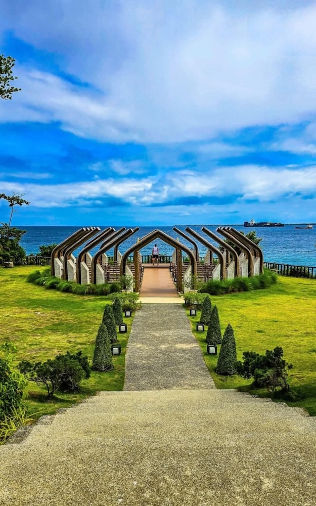 Relaxing condo at THE MACTAN NEWTOWN