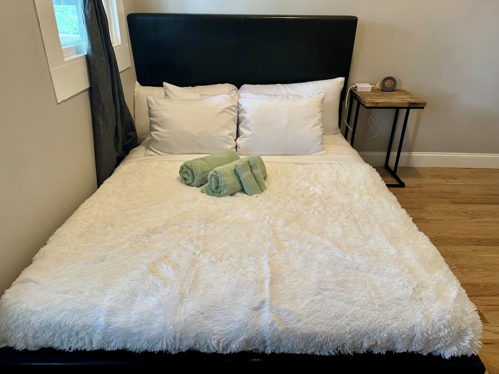 Jungle House Boutique Lofts – Downtown Columbus & Short North