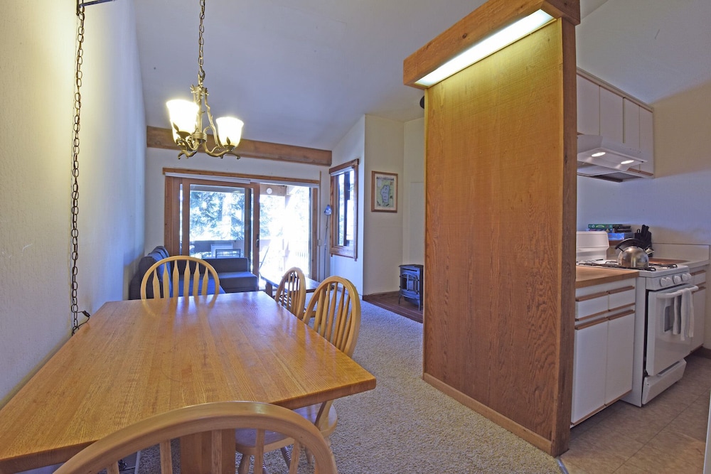 Lake Tahoe Vacations - Golden Ski Getaway - Property Image 18