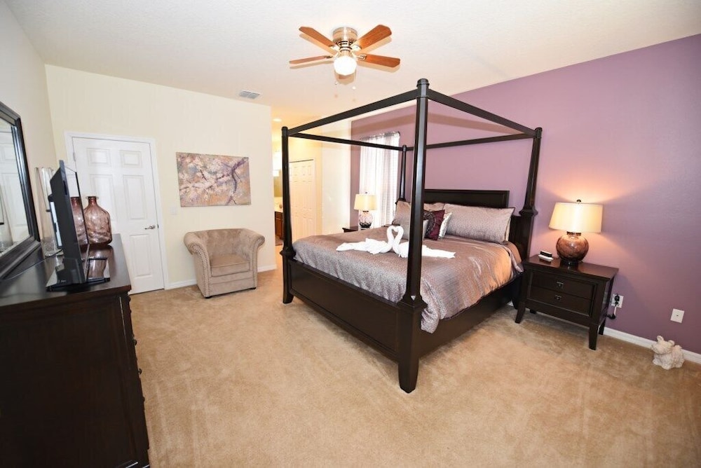 Watersong Resort - 5 Bed Sleeps 10 - Private Pool - Image 4