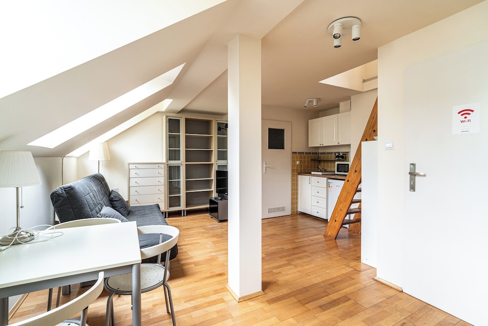 RentPlanet - Apartament Garbarska