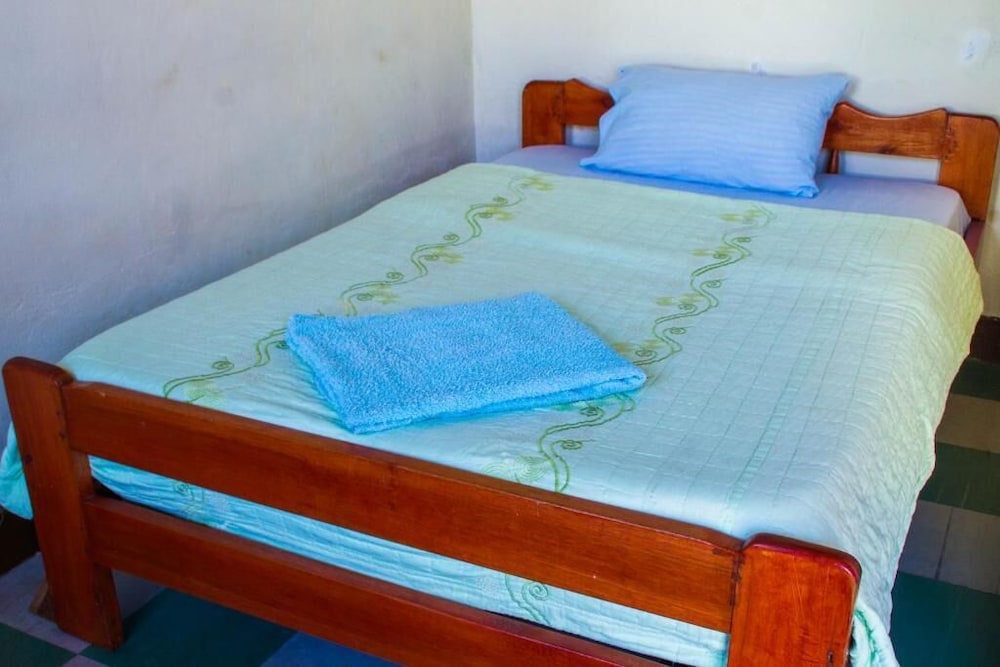 Sabinyo Guest House