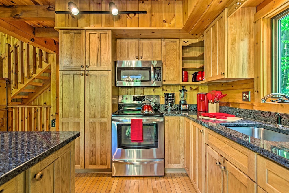 Fire Pit & Hot Tub: Poconos Family Cabin! view 3