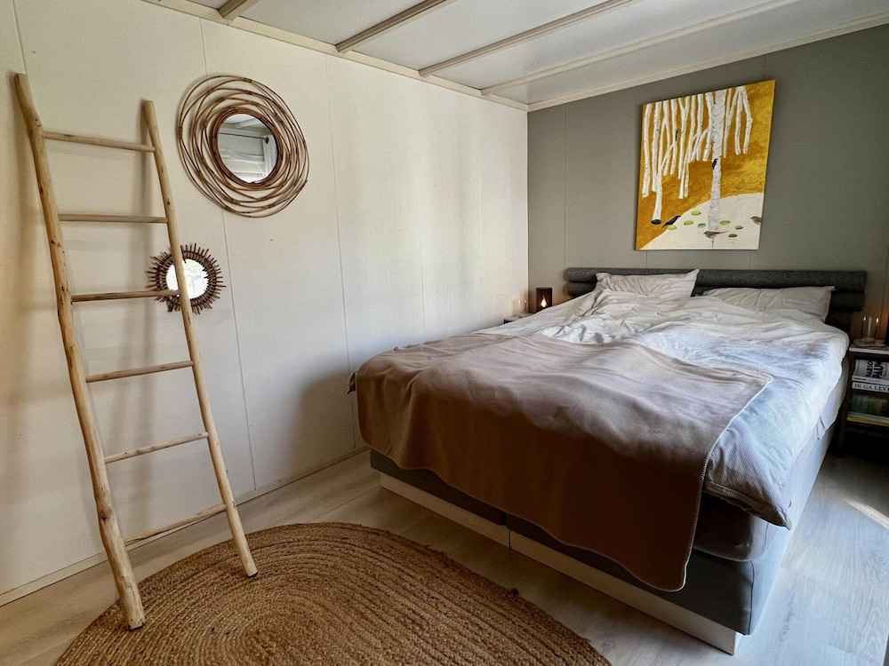 Chalet for Four Guests Near Beach