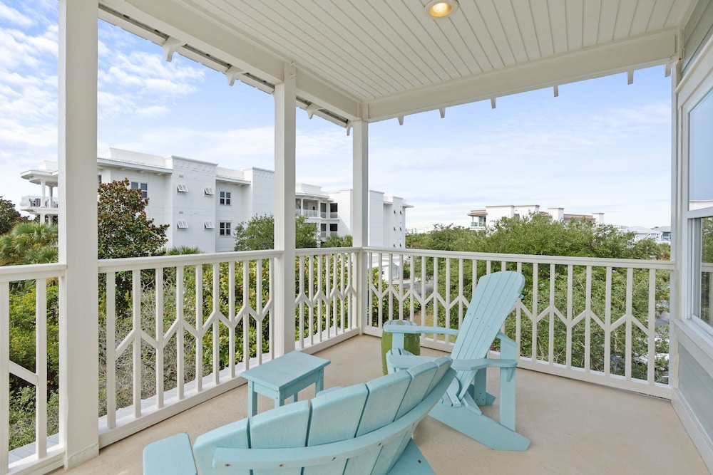 Dragonfly Dreams 30A by Avantstay Walk to Beach