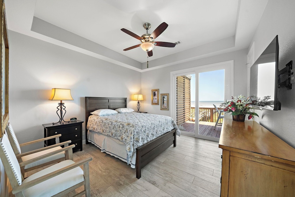 Sandcastle by Ryson Vacation Rentals