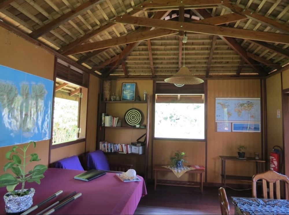 Vaianae Lodge