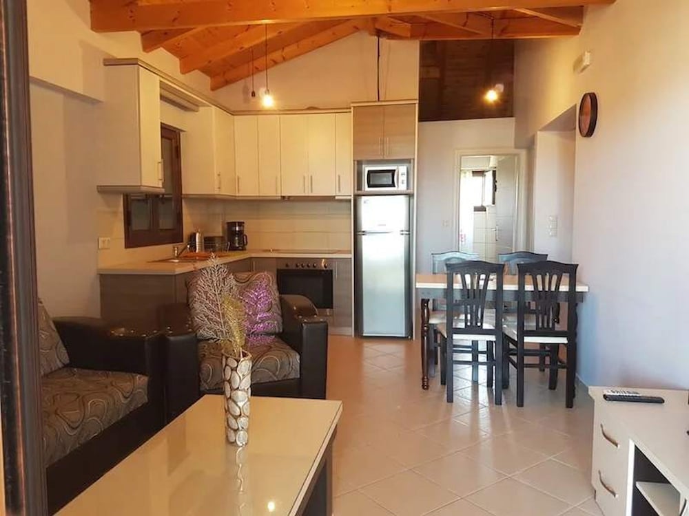 Villa Orestis - Stoupa Seaview Gem