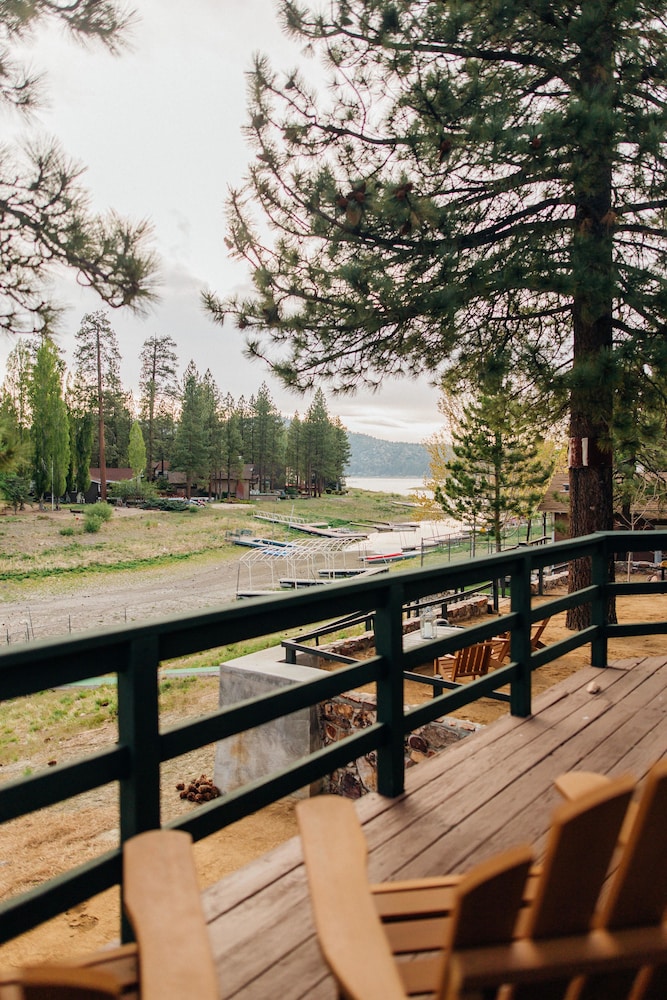 Noon Lodge at Mallard Bay