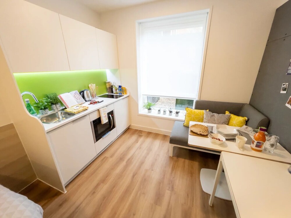 Student Only Riverside House