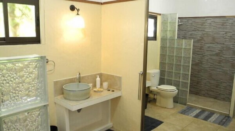 Lemongrass Lodge