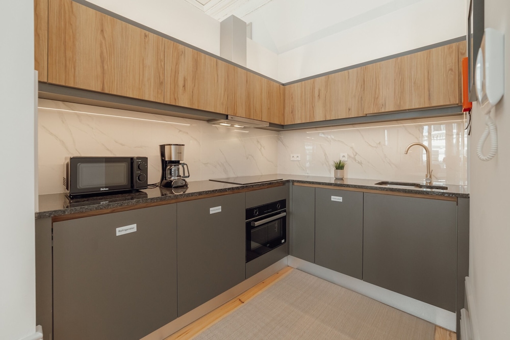 Heart OF Porto Apartment A by Vacationy