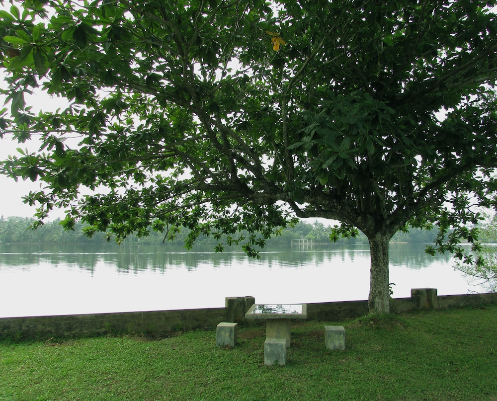 Sudu Gedara