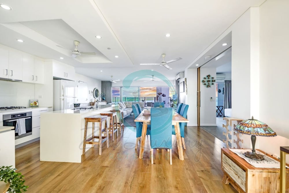 ZEN Towers Penthouse- Ocean View Family Retreat
