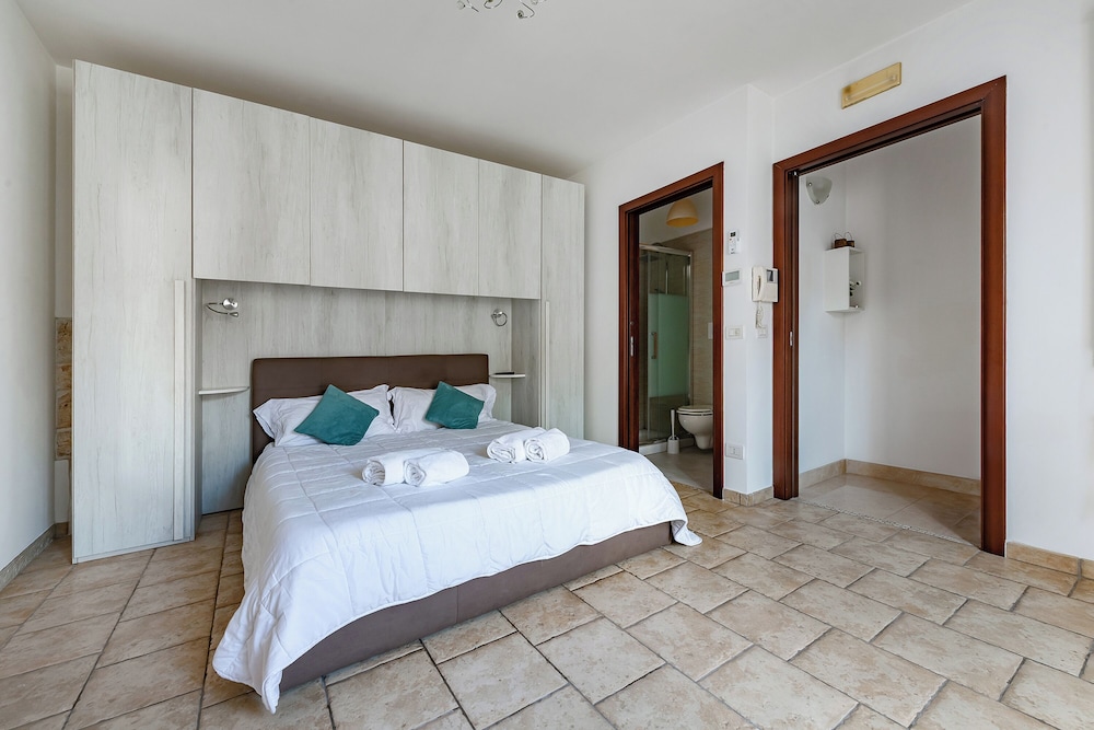 Helios Room