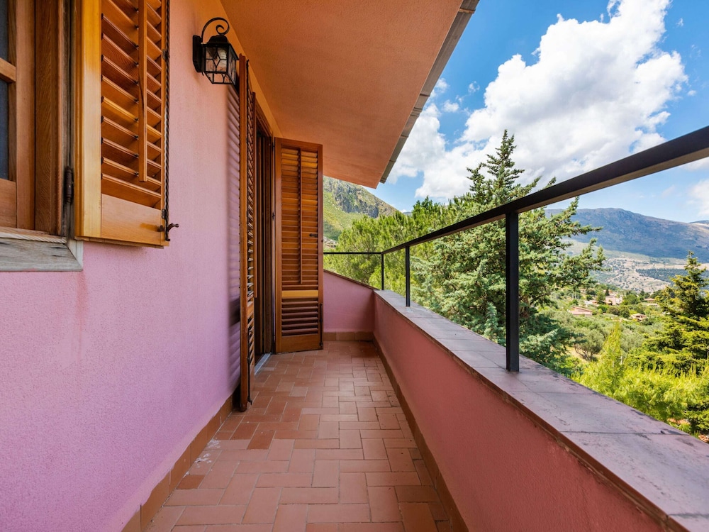 Belvilla by OYO Quaint Villa in Carini With Garden view 5
