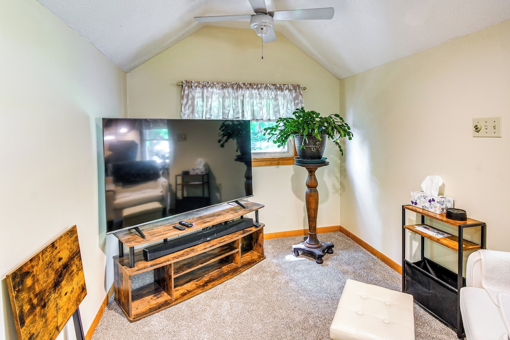 3 Mi to Seneca Lake: Couple's Apt w/ River Access