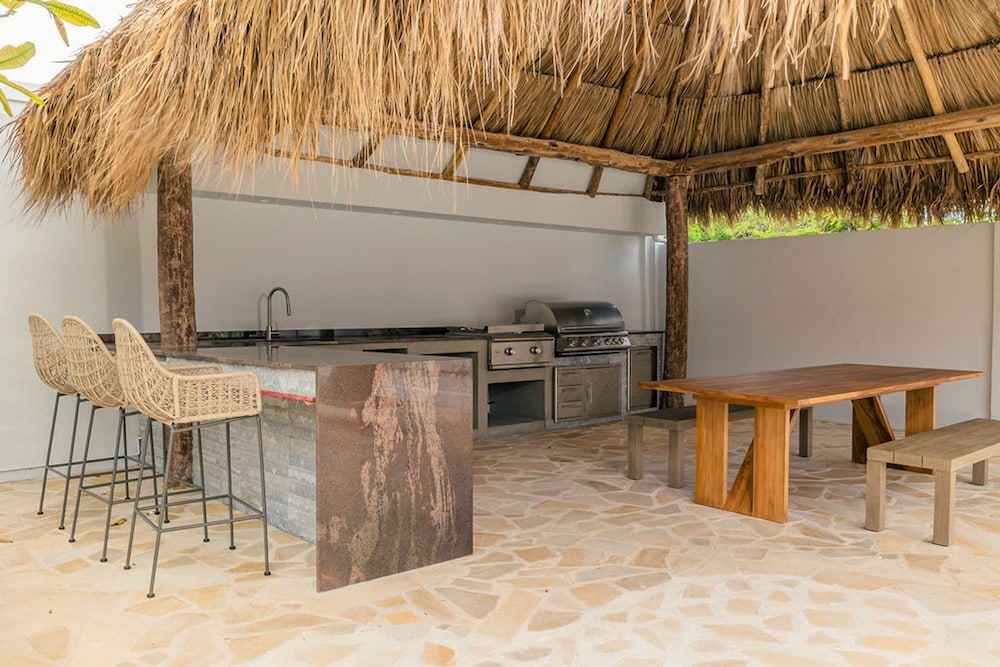The Court Villa - 8 Bed 8 5 Bath