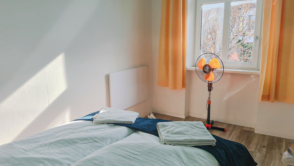 Large 2BR Apt Ideal for Long Stays