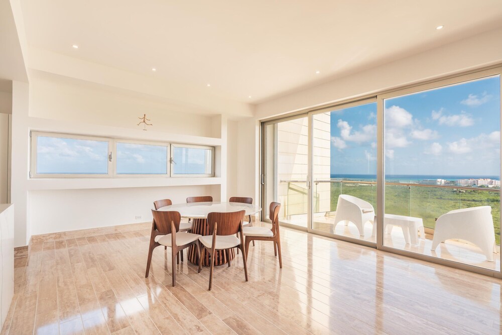 Penthouse With Private Picuzzi in Cap Cana