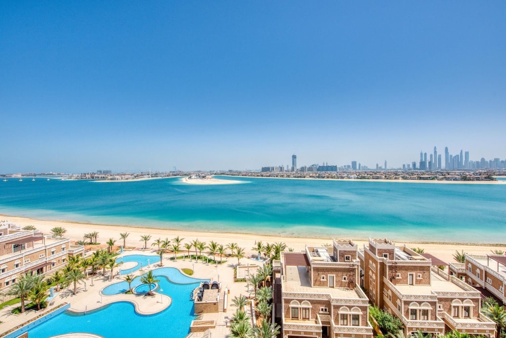 Luxury Palm Apartment With Beach Sea View