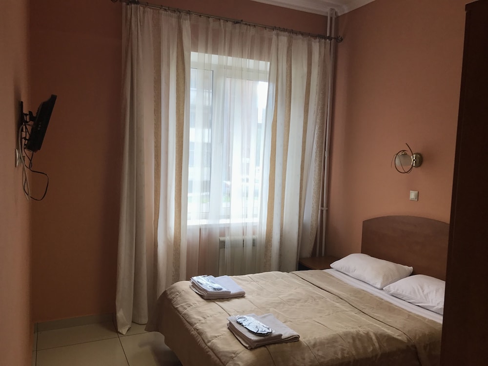 Good Cat - Hostel