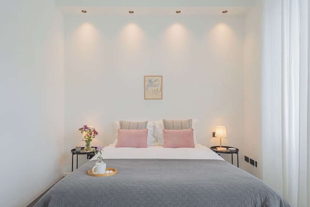 Piccola Como Lotus by Rent all Como