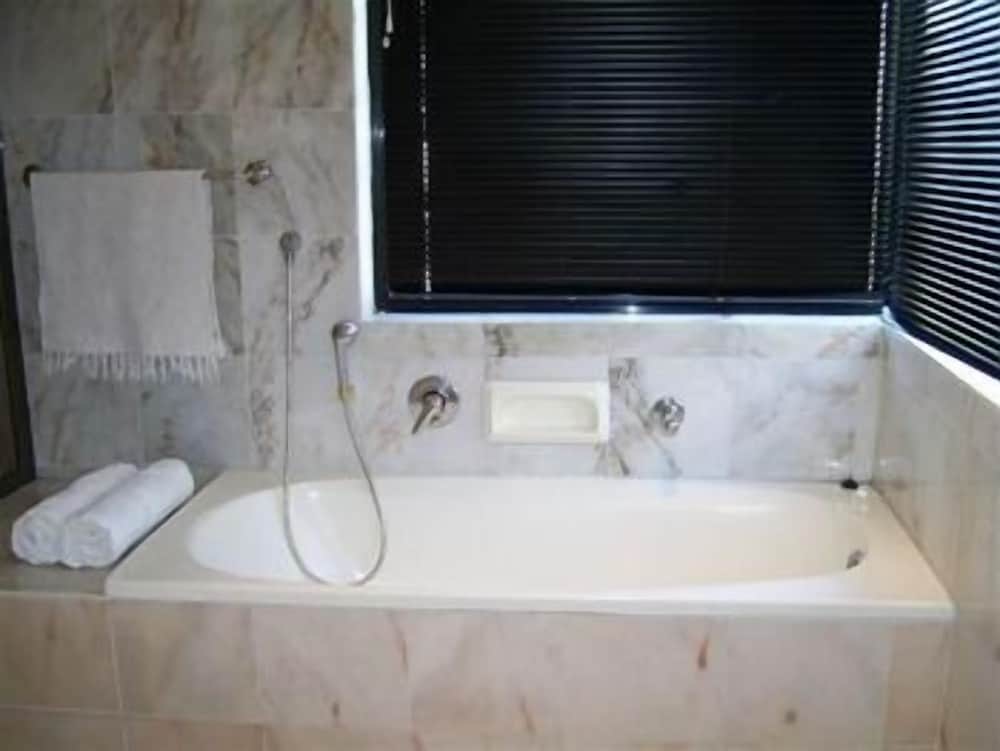 Cape Sunset Villas view 5
