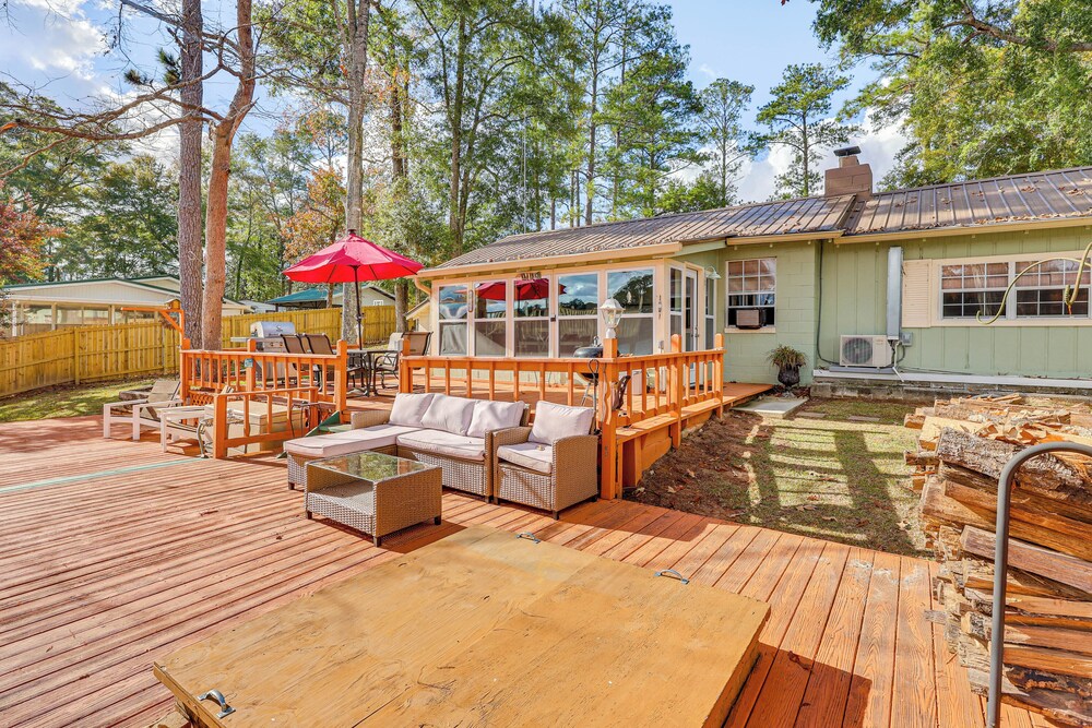Private Dock + Fire Pit: Gantt Lake Getaway!
