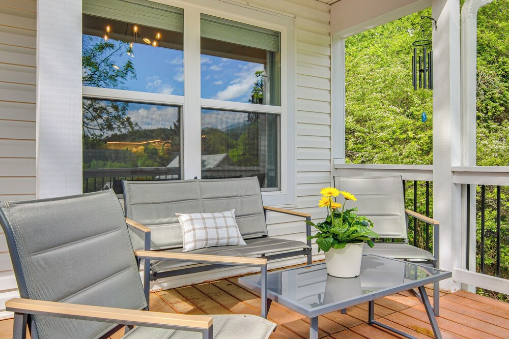 Walk to Dtwn Waynesville: Home w/ Deck!