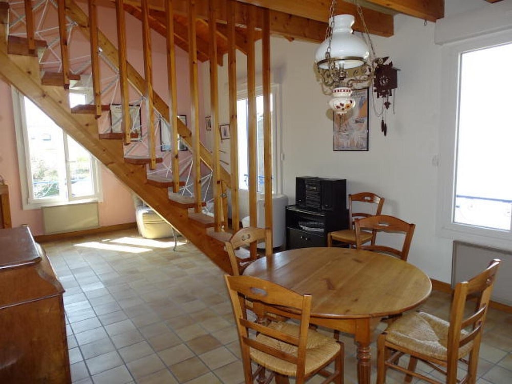 Old-world Retreat With Comfort view 5