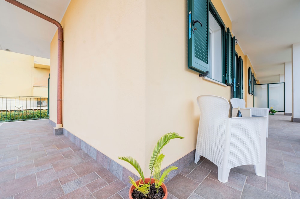 Terraced Apartments By The Ancient Appian Way