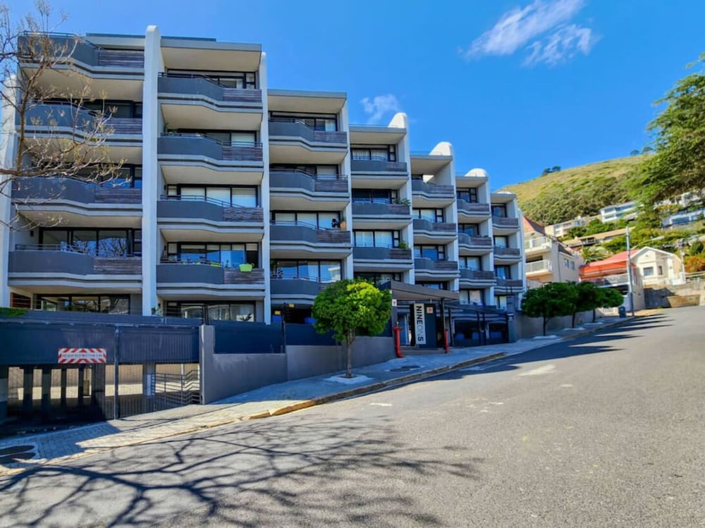 Quiet 2-bed Green Point Retreat Rooftop Pool BBQ