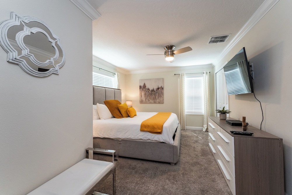 Enchanted 5BR Townhome Disney Fun Awaits