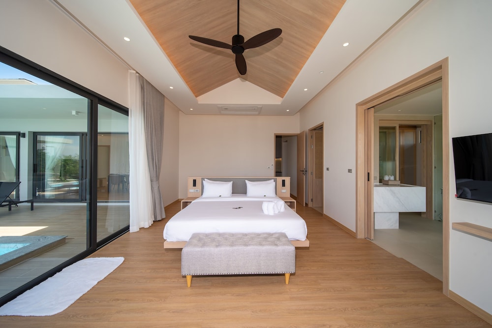 The Salin Seaview Villas