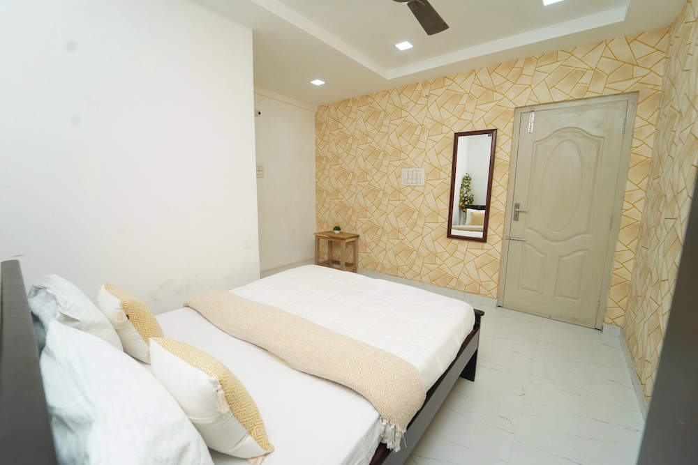 Blue Horizon Apartment 2bhk Nr Marina Beach