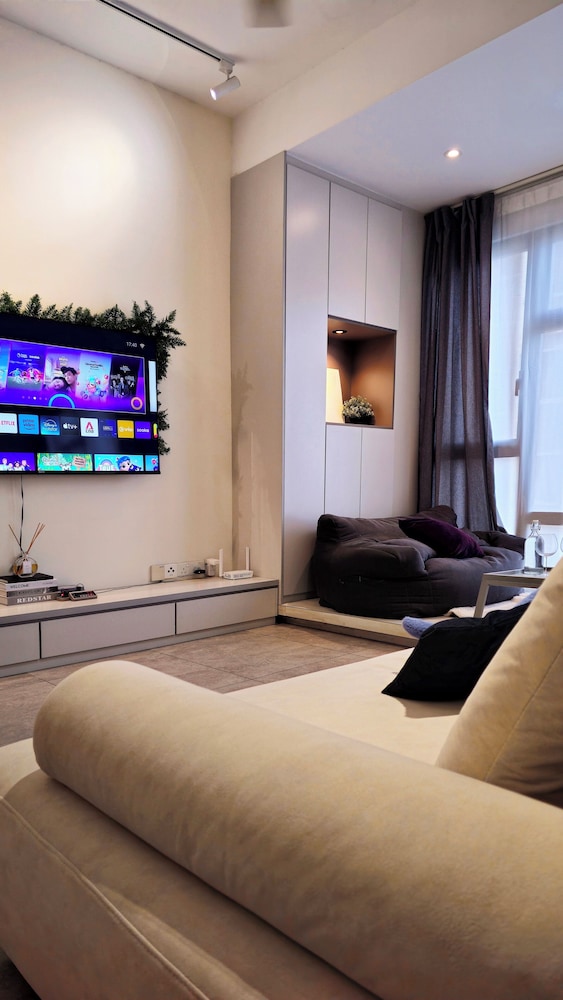 Millerz Square Family Rooms by TwoFive