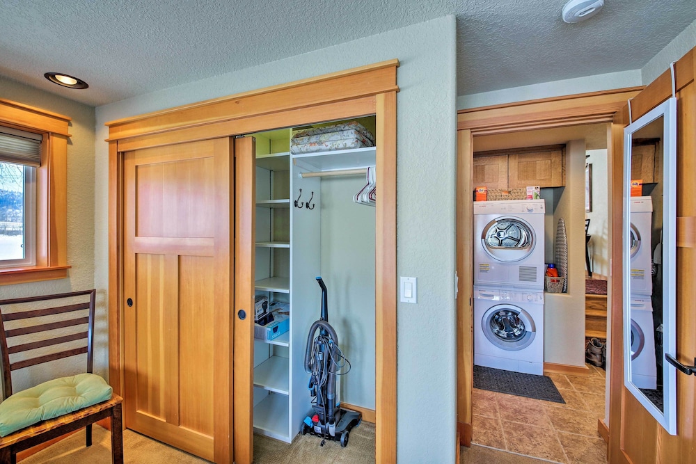 Sandpoint Vacations - Lake Pend Oreille Condo w/ Porch  Mountain View! - Property Image 9