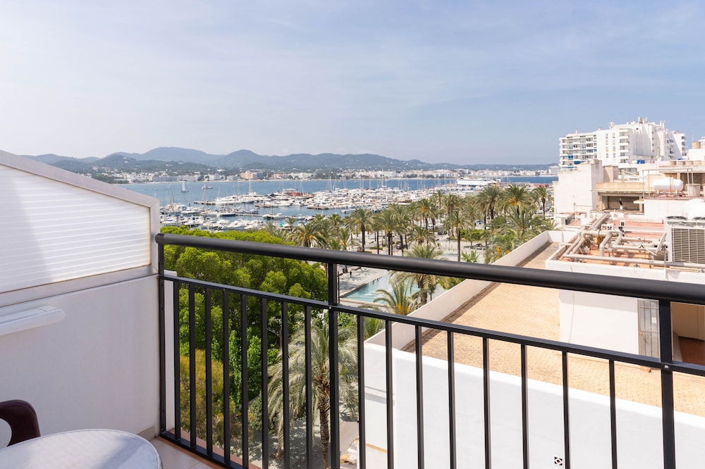 The Red Hotel by Ibiza Feeling - Adults only