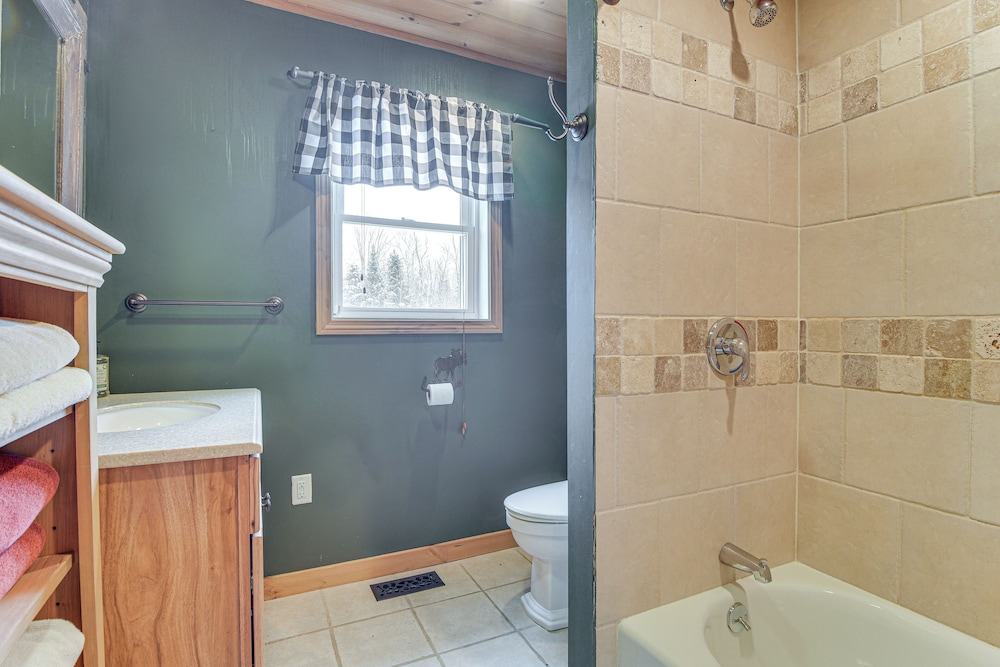 Snowmobiling On-site: Secluded Vermont Getaway