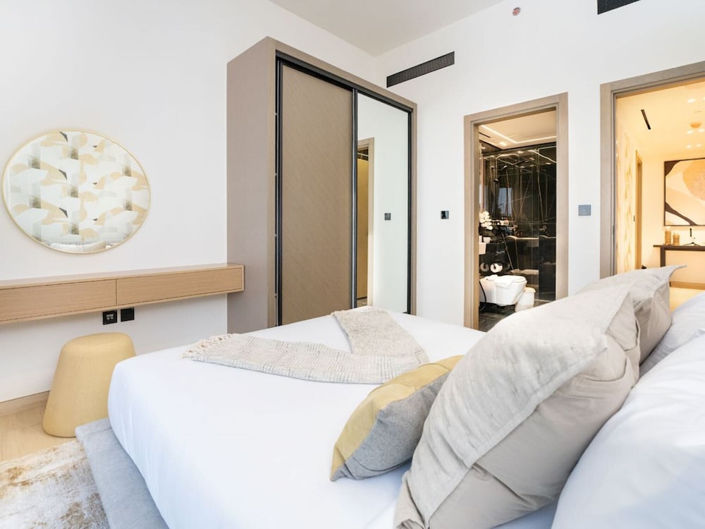 Easygo-- Amazing 1bdr Binghatti Heights
