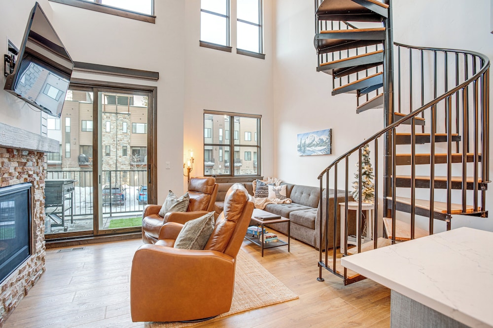 Walk to Cooper Creek Square: Condo w/ Hot Tub!