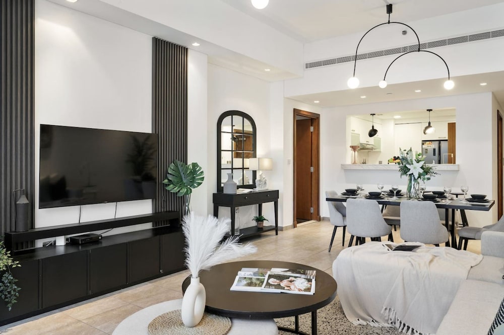 Luxury 2BR Maid Enjoy Stunning Marina View