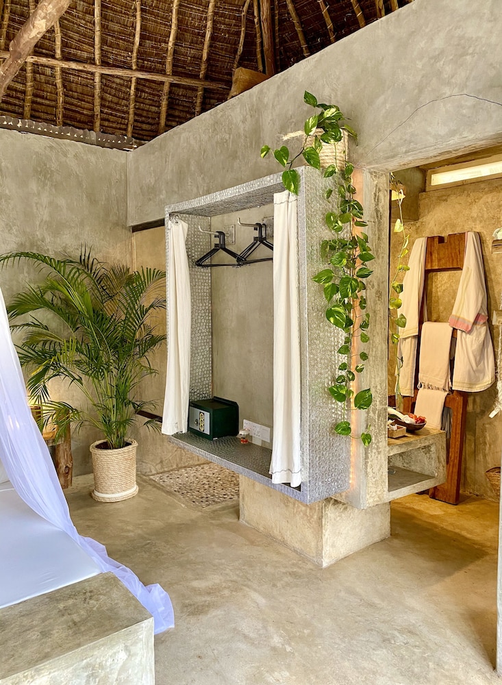 Rock and Sea Resort