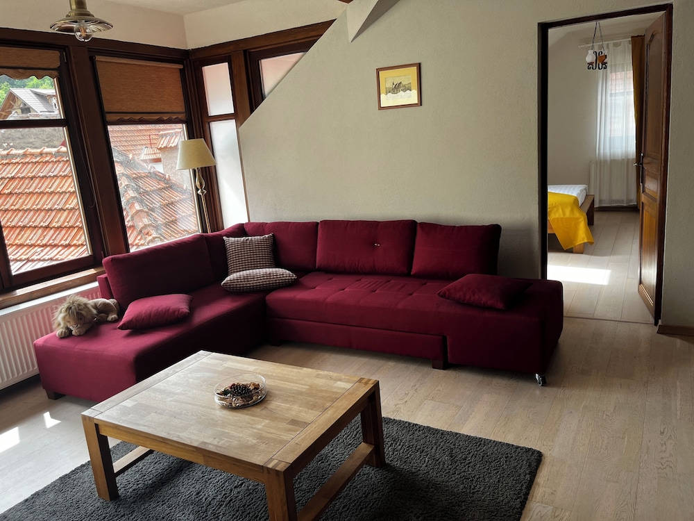 Charming Apartment City Escape