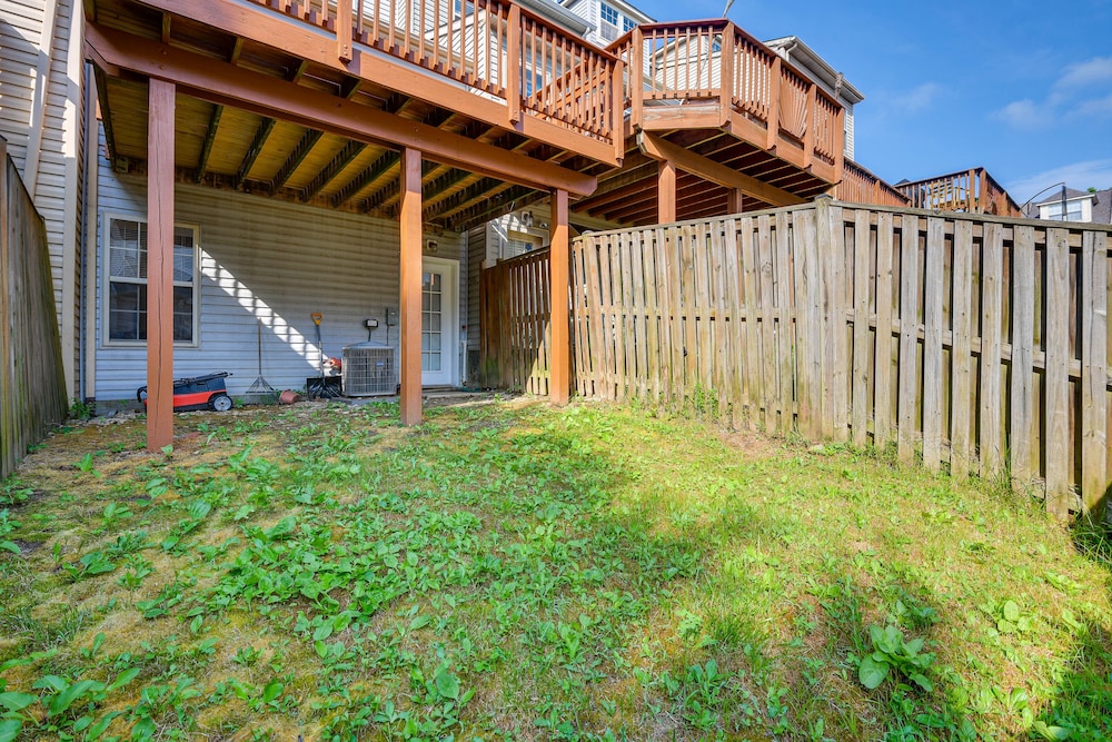 Owings Mills Townhouse: 8 Mi to Liberty Reservoir! - Property Image 2