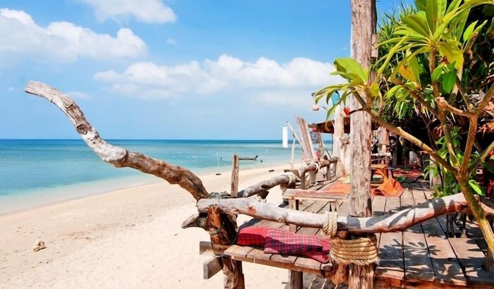 Lanta Emerald Bungalow