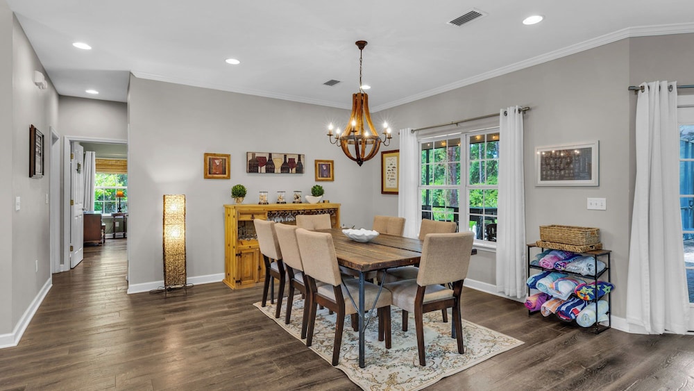 Seacrest 4BR w/ Private Heated Pool + Beach Access & Dolphin Cruise Ticket!